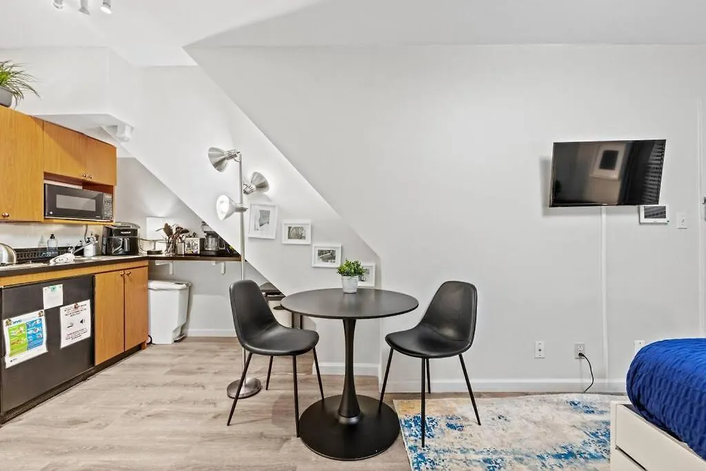 Great Walkable Studio Apt! New York Apartment